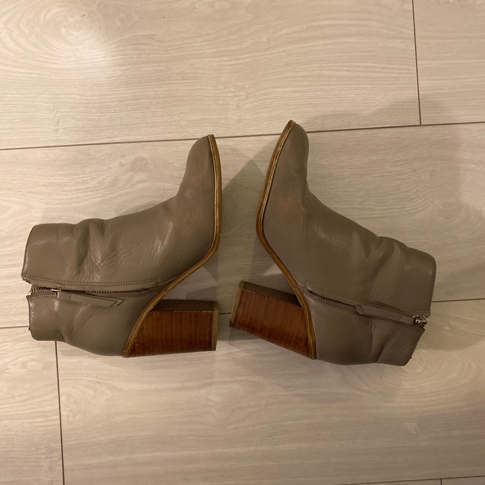 Grey Boots - Picture 3 of 4